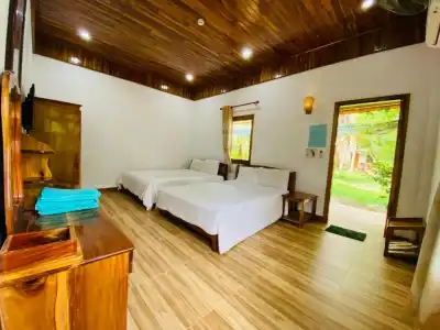 Y Nghia Bungalow Ong Lang