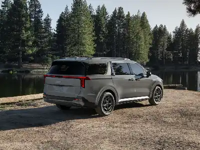 Cho thuê Kia Carnival 2025