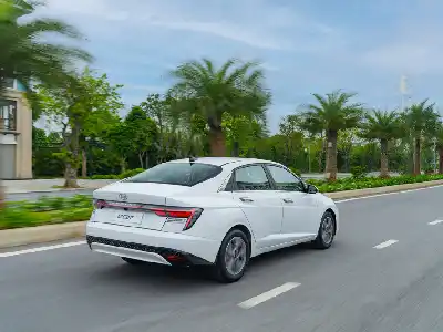 Cho thuê xe Hyundai Accent