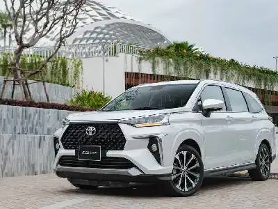 Cho thuê Toyota Veloz Cross