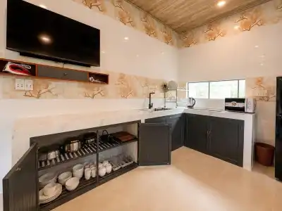 Căn Hộ 2 Phòng Ngủ Nhìn Ra Hồ Bơi