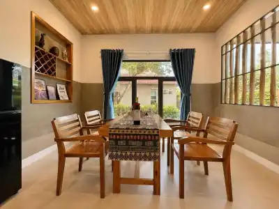 Căn Hộ 2 Phòng Ngủ Nhìn Ra Hồ Bơi