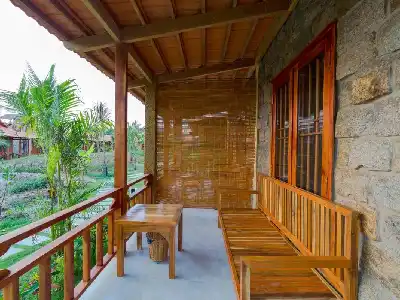 Cottage with garden view