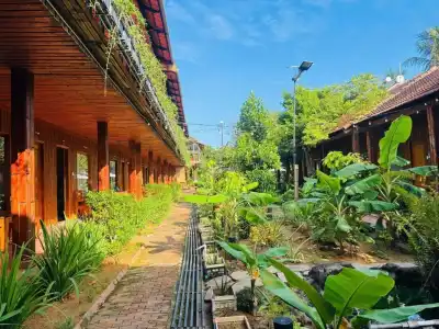Bungalow Garden View