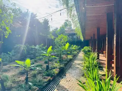 Bungalow Garden View