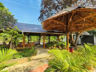 Bungalow Garden View